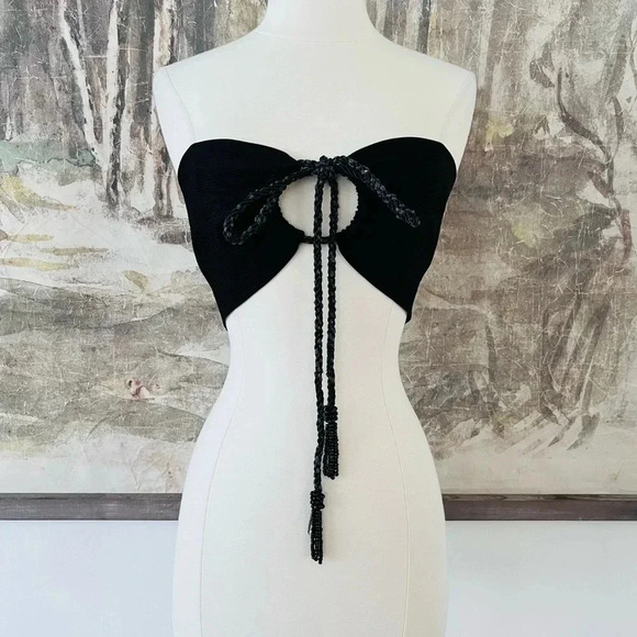 Anthropologie Farm Rio Bandeau Front Cut Out Crop Top in Black Size Small NWOT - Picture 1 of 11